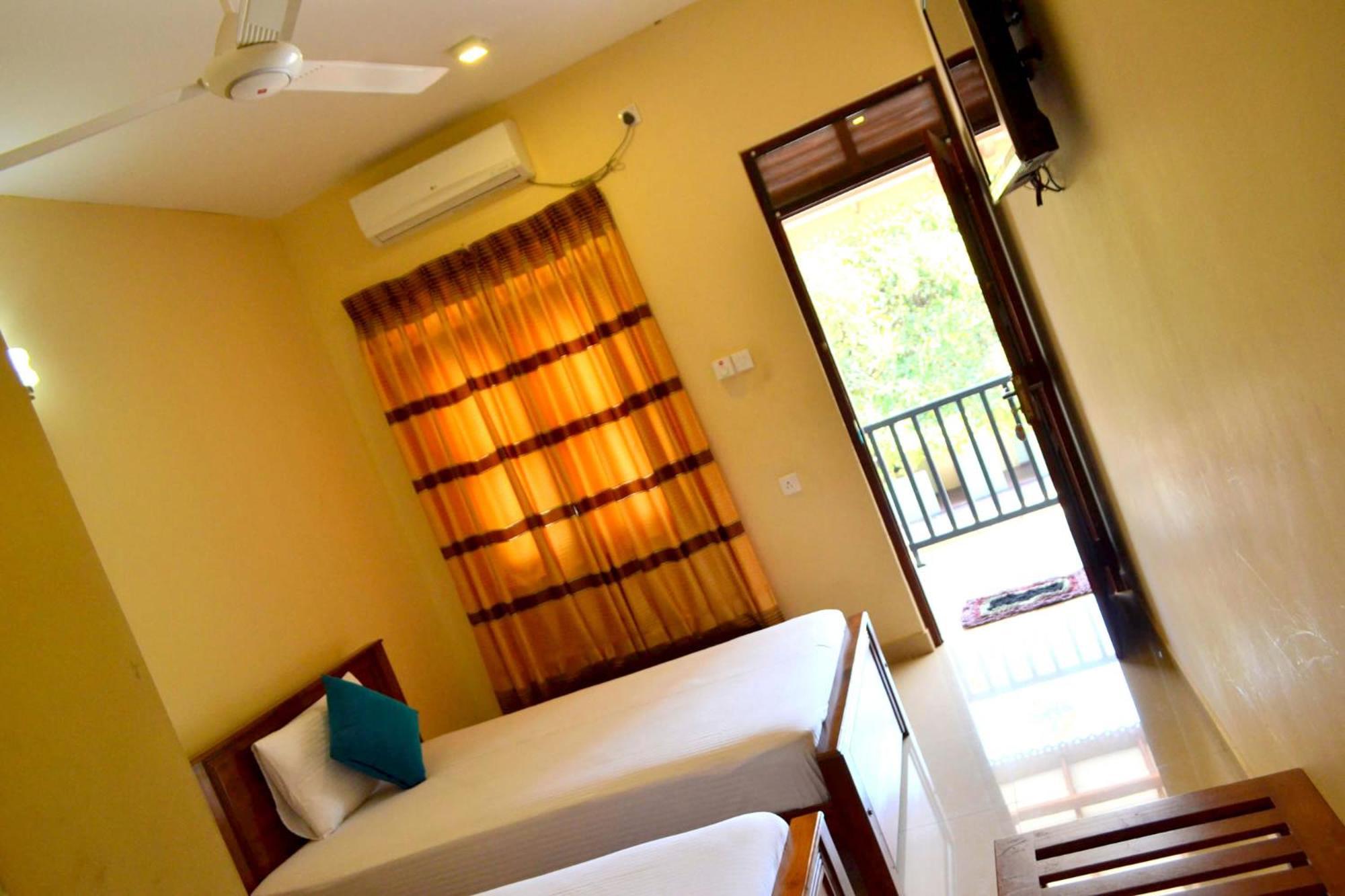 UD Garden Hotel Kataragama Eksteriør billede